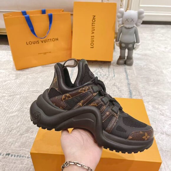 Louis Vuitton Archlight Monogram Sneaker - Picture 6 of 9